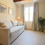 New! Escape In Old Апартаменты *