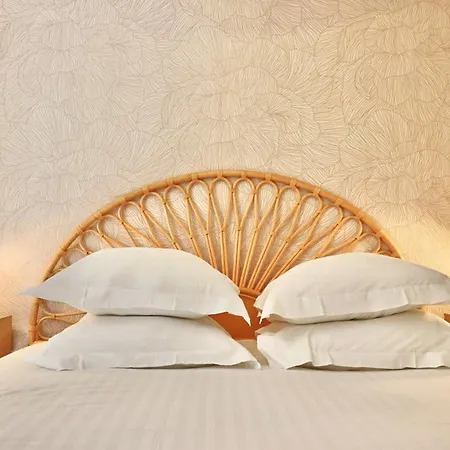 New! Escape In Old *